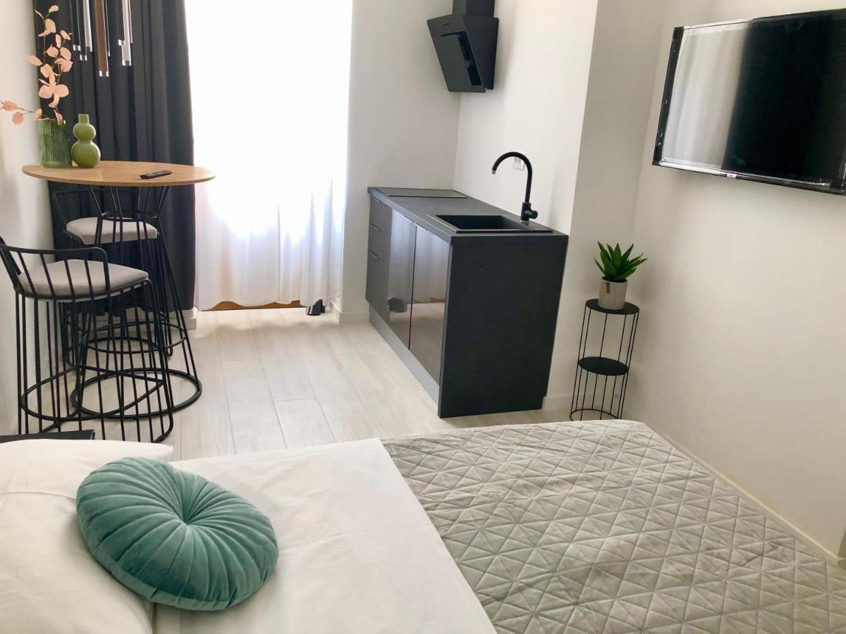 Hedone City Luxury Apartments With Free Parking Πούλα Εξωτερικό φωτογραφία