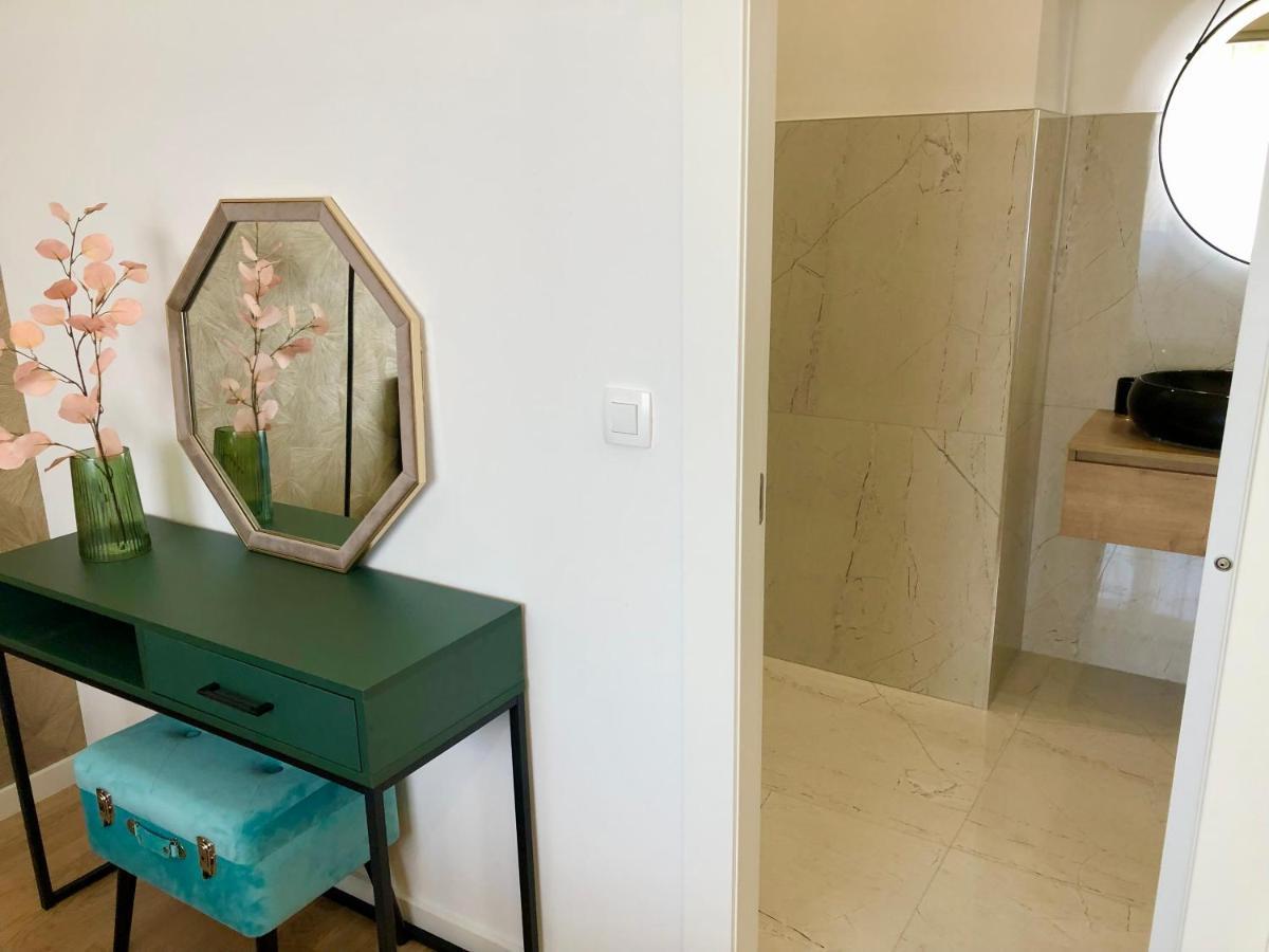 Hedone City Luxury Apartments With Free Parking Πούλα Εξωτερικό φωτογραφία
