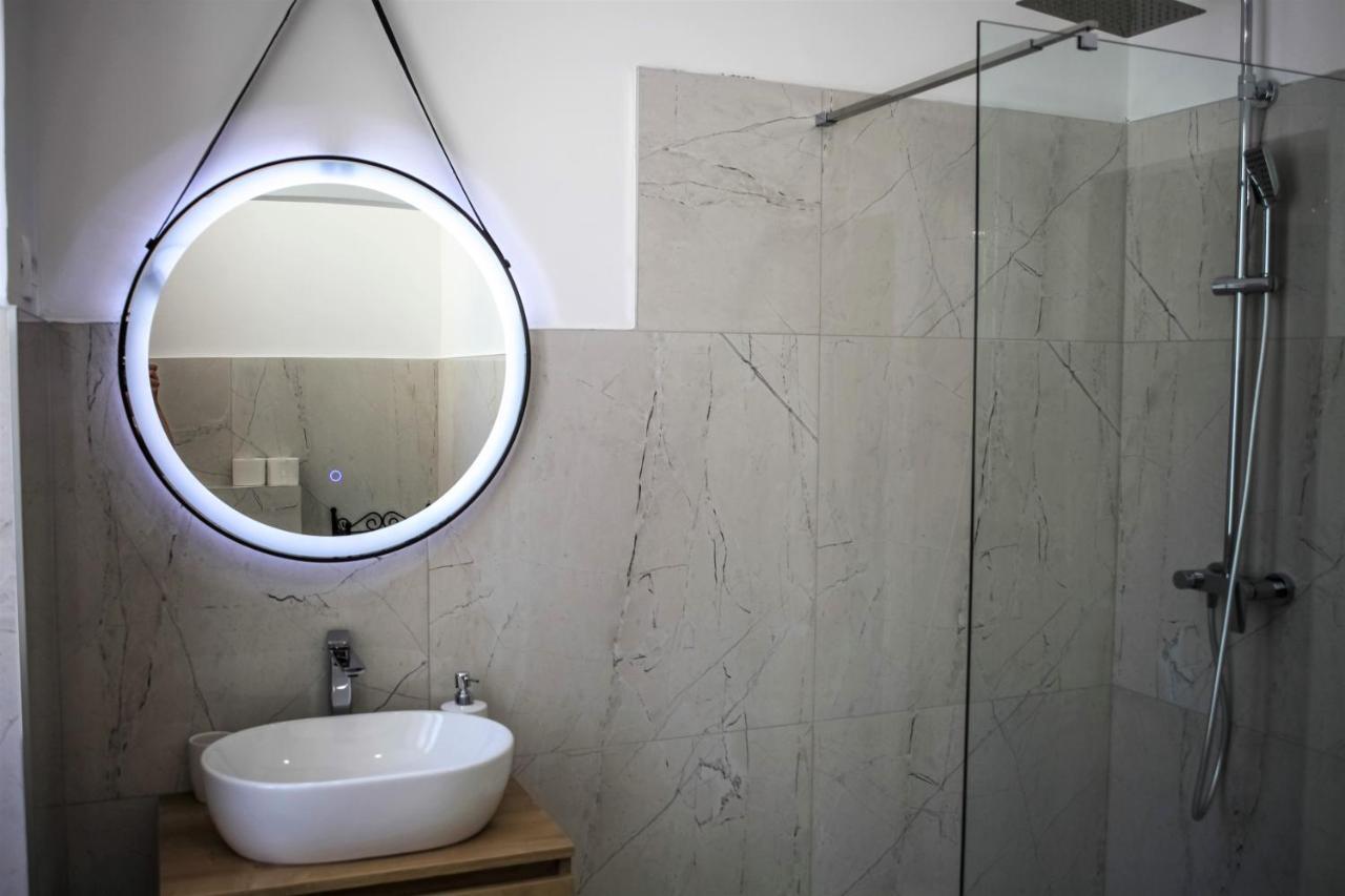 Hedone City Luxury Apartments With Free Parking Πούλα Εξωτερικό φωτογραφία